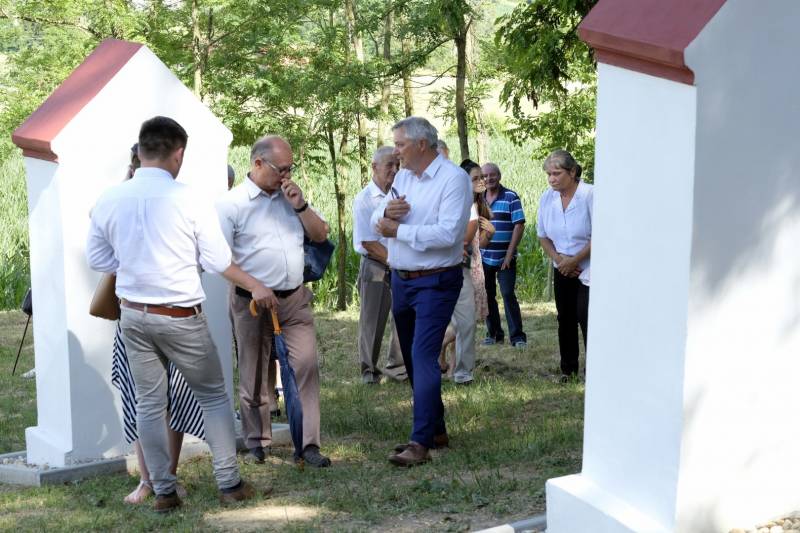 2021.06.30_Gödre felújított kálvária (18).JPG